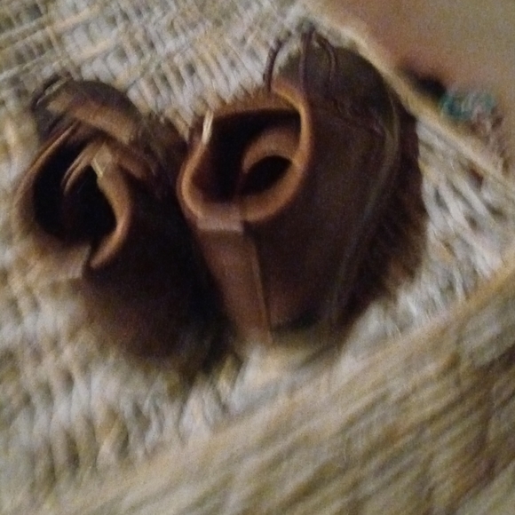 Young toddler boys rain boots ☔ 🥾 - Picture 3 of 4